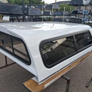 LEER 100R Mile High Deluxe Topper - Toyota Tacoma - Image 3