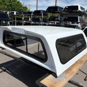 LEER 100R Mile High Deluxe Topper - Toyota Tacoma - Image 3